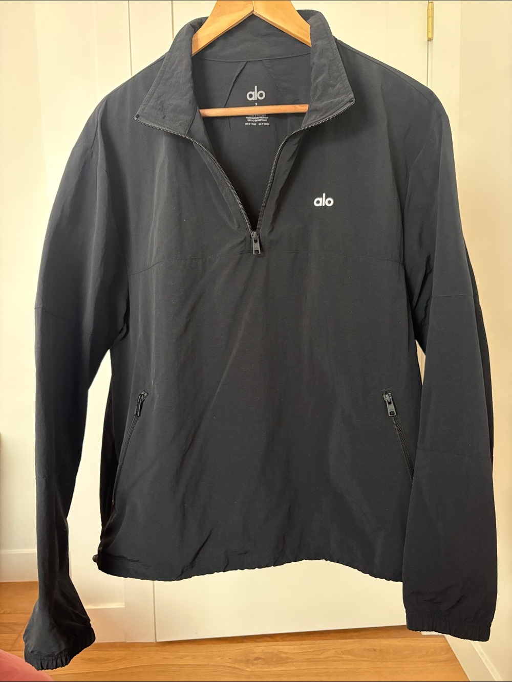 ALO Yoga Men’s Black Half-Zip Pullover Jacket